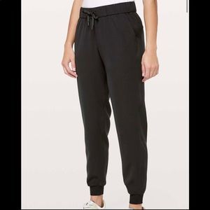 Lululemon On the Fly Jogger